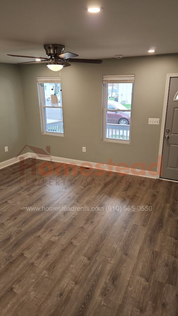 Foto del edificio - NEW 3 Bedroom House in Trainer!