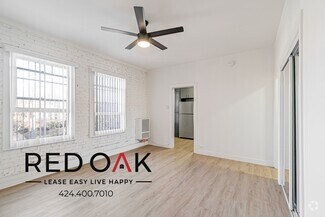 Building Photo - 245 N Kenmore Ave