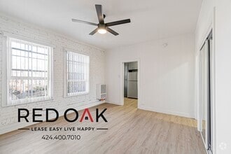 Building Photo - 245 N Kenmore Ave
