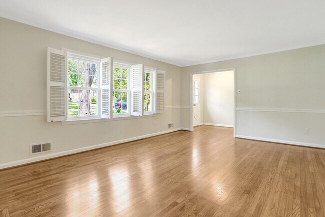 Foto del edificio - 8005 Candlewood Dr