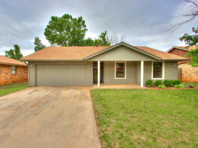 Building Photo - 1105 W Kyle Way