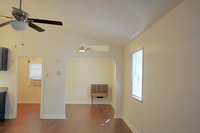 Building Photo - Newly Renovated Studio Loft near Southpoint!