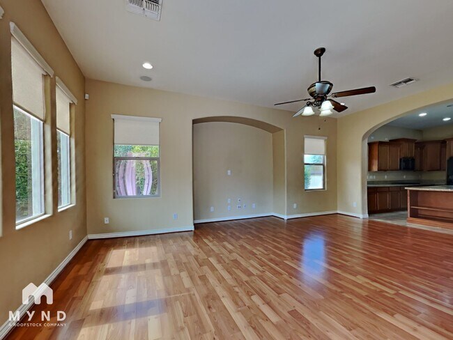 Building Photo - 2716 S Quinn Ave