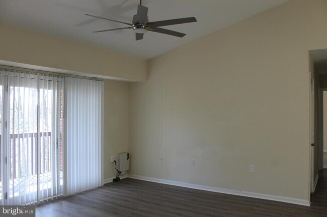 Foto del edificio - 8909 Sugarwood Ct