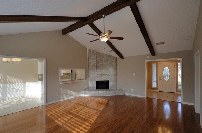 Foto del edificio - 1127 Fair Acres Dr