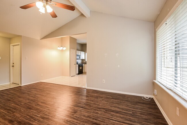 Foto del edificio - 2718 N Brompton Dr