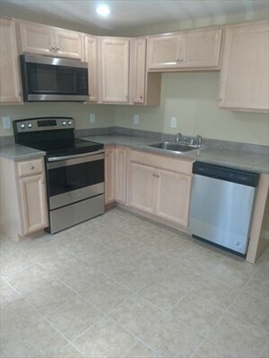 Foto del edificio - 6 Randall Ln