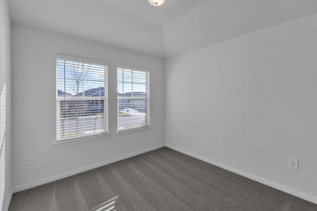 Building Photo - 5020 Hazelnut Ln