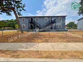 Building Photo - 1611 Voirin Rd