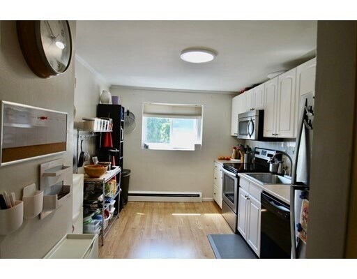 Building Photo - 28 Bryon Rd