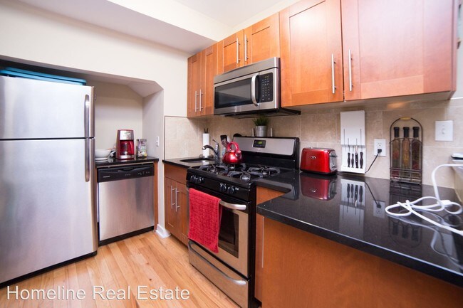 Foto del edificio - 3028 W Girard Ave