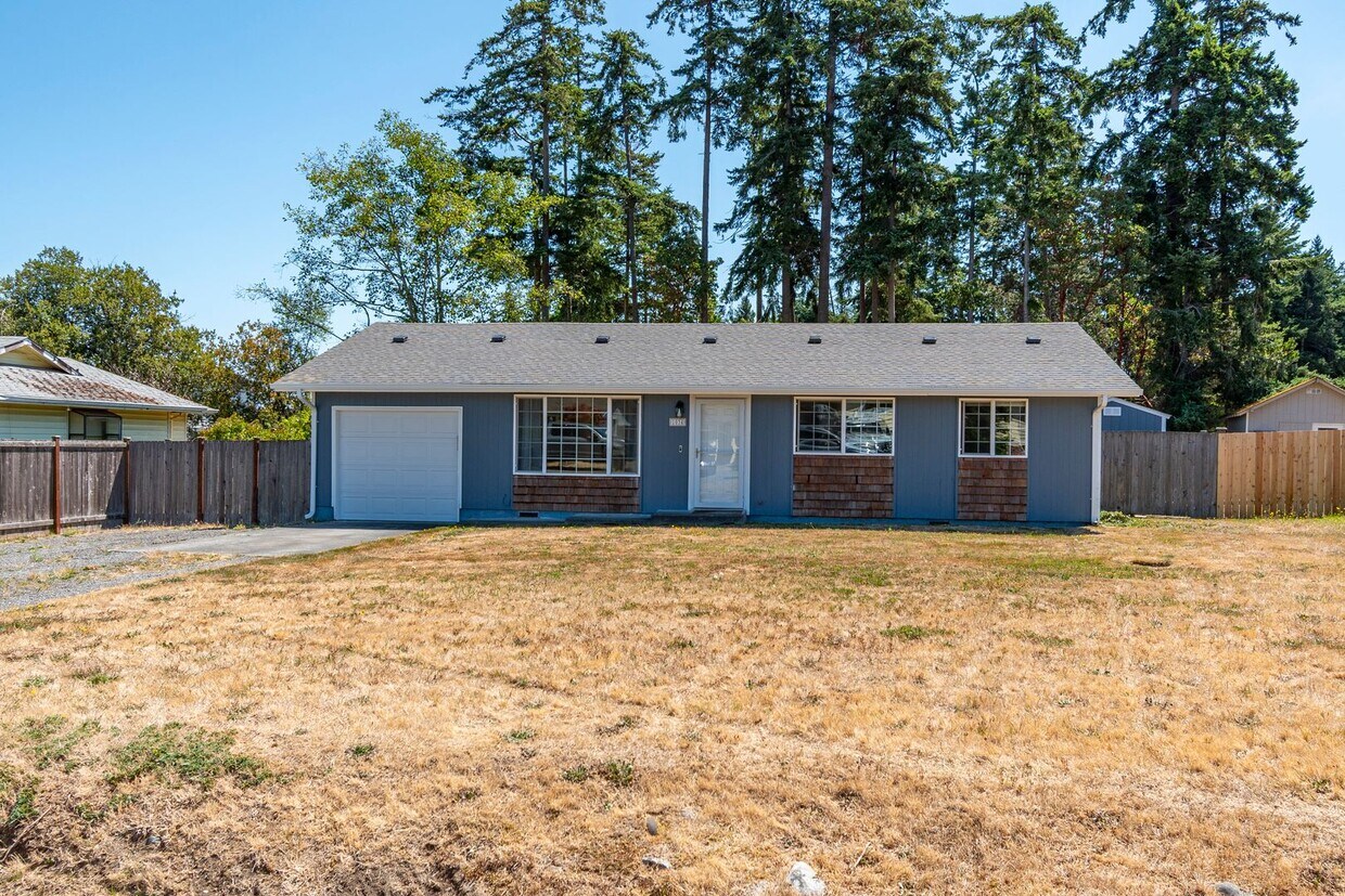 Foto principal - Single Level Pet Friendly Home near Ft. Nu...