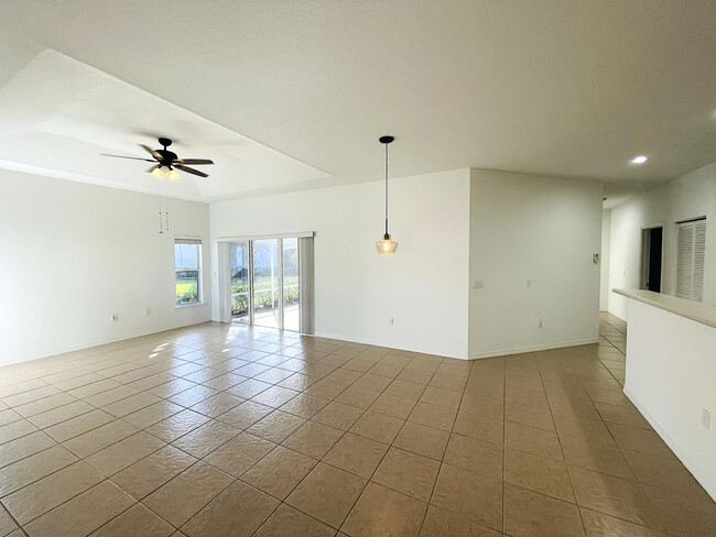Building Photo - 1827 Sandhill Crane Dr
