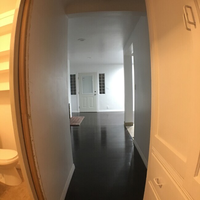 Foto del edificio - 3214 De Witt Dr