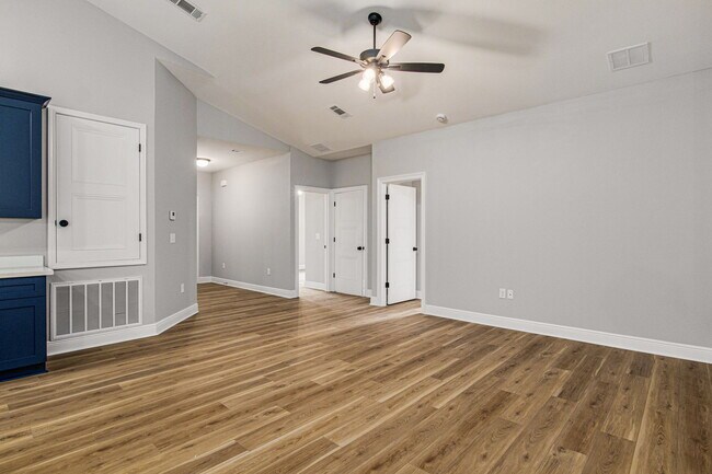 Building Photo - 7684 Old Hickory Dr