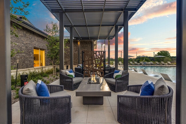 Building Photo - Jefferson Lakehaven