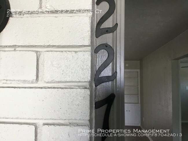Building Photo - 227 Alpine Ct