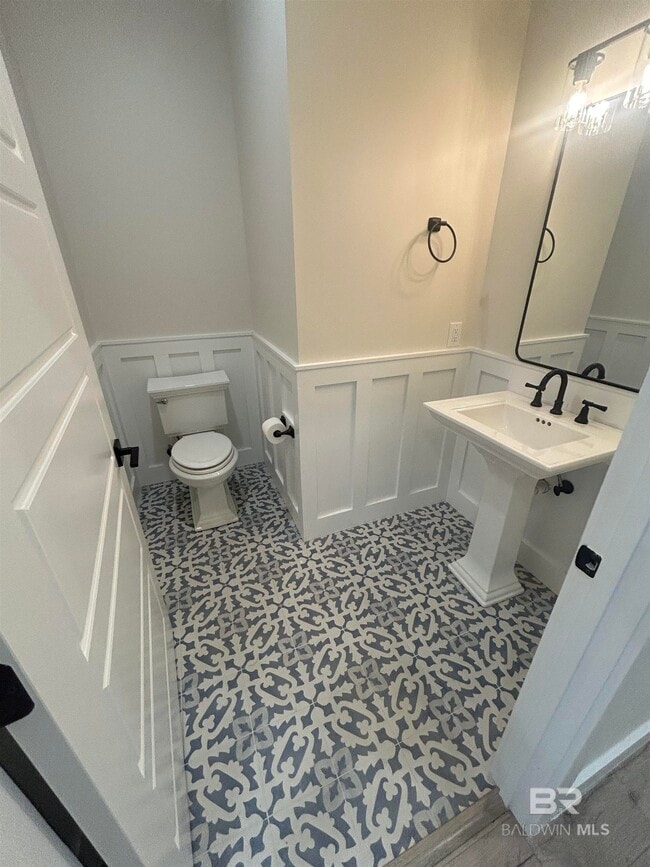 Building Photo - 5122 Pine Rd