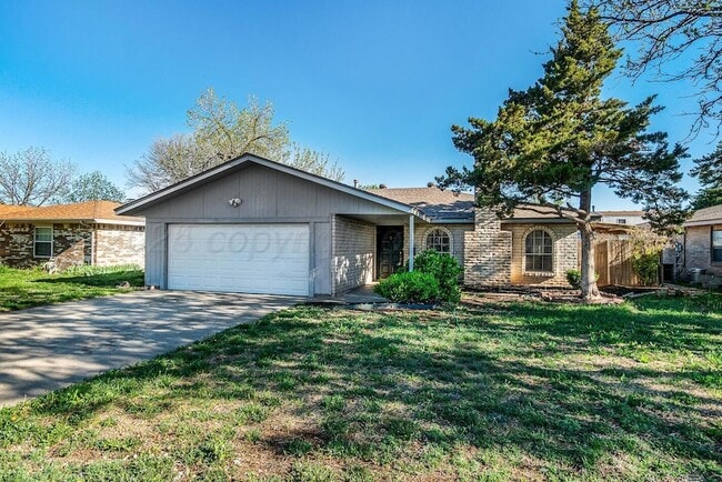 Building Photo - 5712 SW 48th Ave