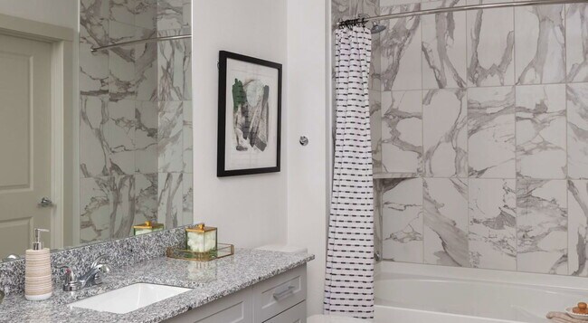 Building Photo - 9311 Vista W Dr