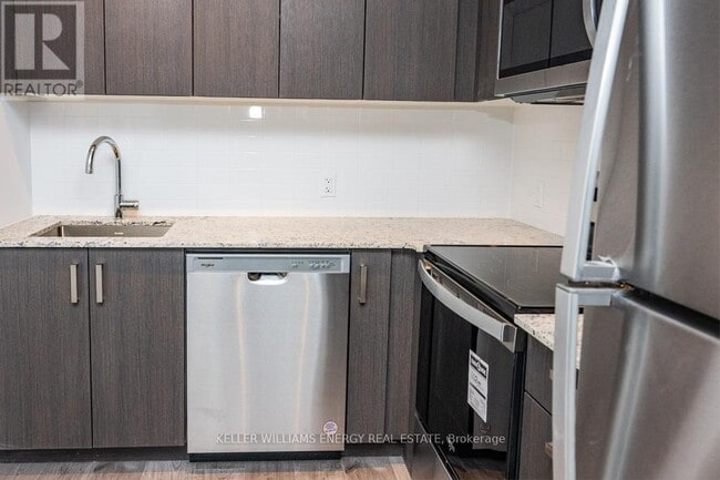 Building Photo - 1010 Dundas St E