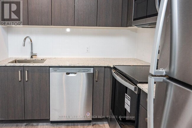 Photo du bâtiment - 1010 Dundas St E