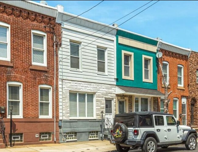 Building Photo - 3228 E Thompson St