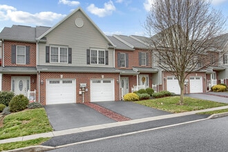 Building Photo - 16 Lismore Pl Building Photo - 16 Lismore Pl