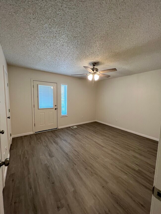 Foto del edificio - 834 River View Drive - Park View Townhomes