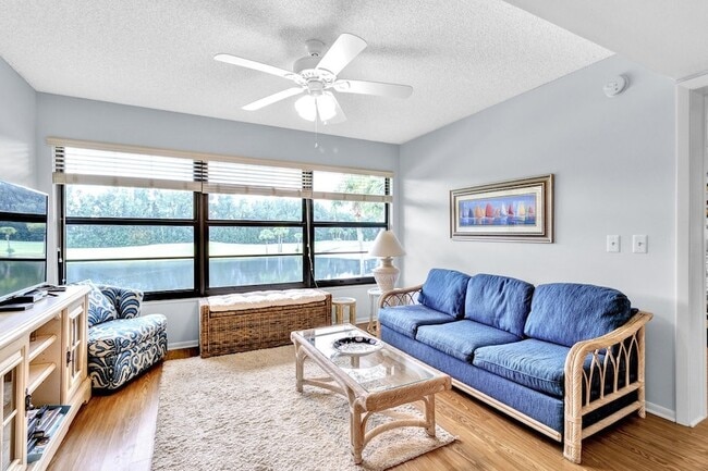 Building Photo - 18 Plantation Dr