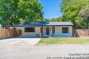 Building Photo - 159 S Hackberry Ave
