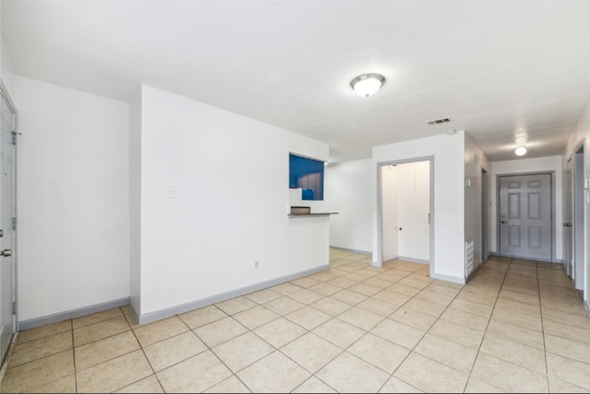 Building Photo - 6827 Chasewood Dr