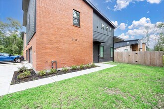 Building Photo - 2521 Appian Wy