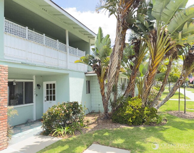 Building Photo - Charming 2BR Townhome in Hueneme Bay 55+ Golf Community