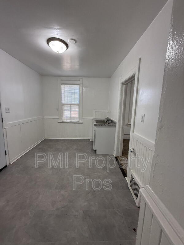 Building Photo - 3138 N 11th St