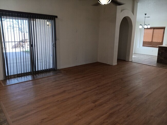 Foto del edificio - 3 Bedroom, 2 Bathroom Home! Schedule a Showing Today!
