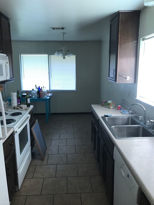 Building Photo - 3 br, 2 bath House - 1413 Holik Dr 1413 Holik