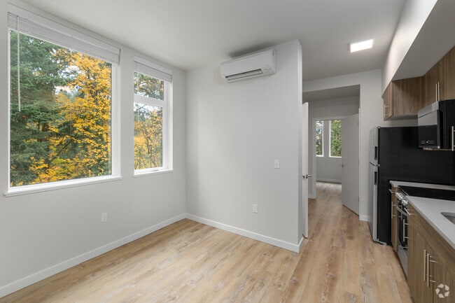 Studio - 372SF - The Woods on Marquam Hill