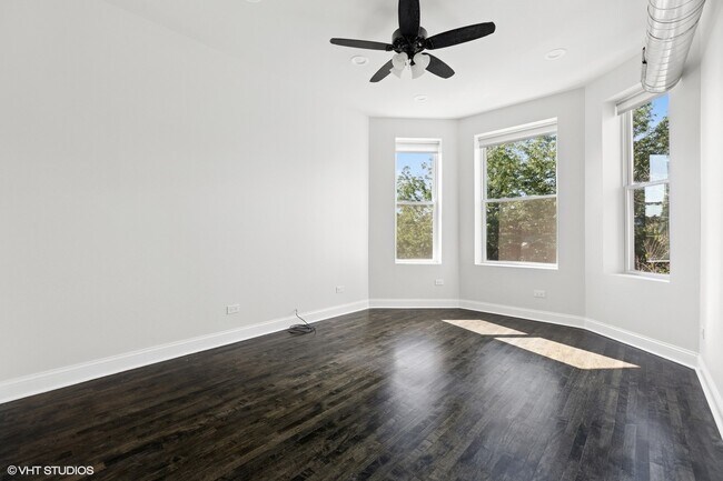 Foto del edificio - 2234 W Medill Ave