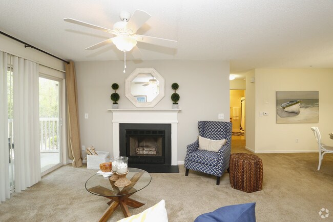 2HAB, 2BA - 1,073 ft² Buttonwood - Sala de estar - Still Meadow Village