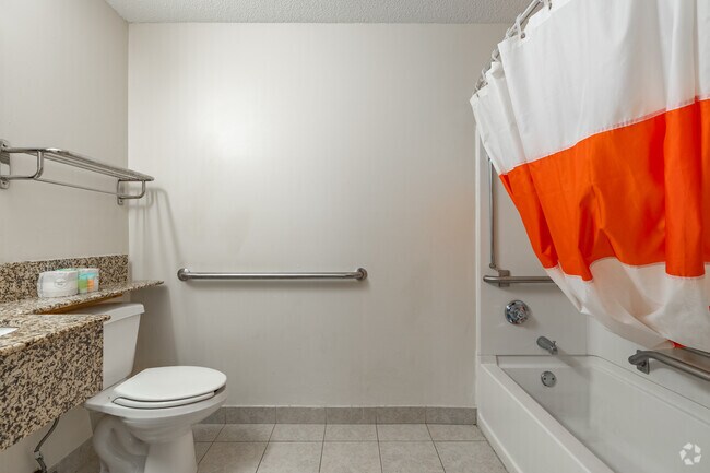 Estudio grande - 265SF - Siegel Select Bartlett
