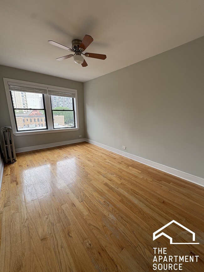 Building Photo - 1154 N Dearborn St