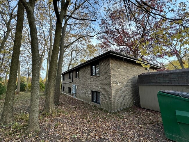 Building Photo - 4728 Trevor Cir