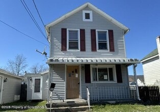 Building Photo - 115 Thomas St