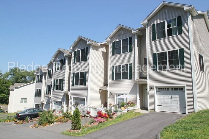 Foto principal - 35 Old Fitch Hill Rd