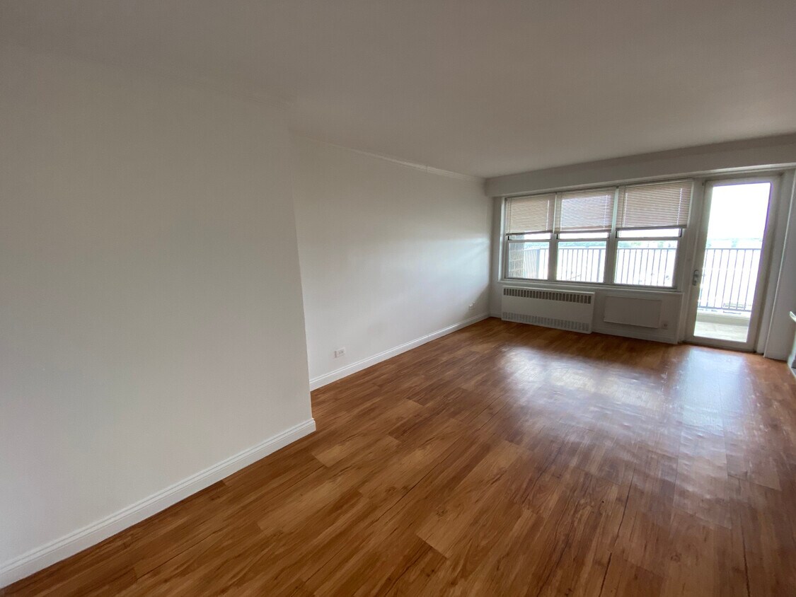 Foto principal - 747 10th Ave