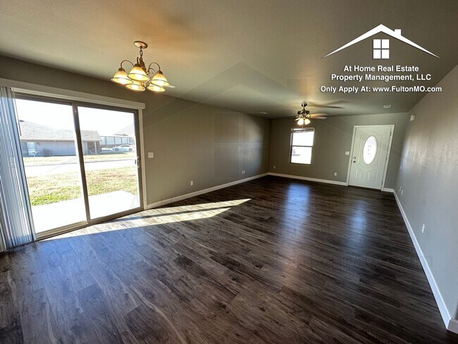 Building Photo - 518 Commons Drive Fulton, MO 65251
