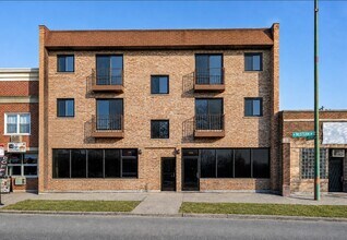 Building Photo - 7109 N Western Ave