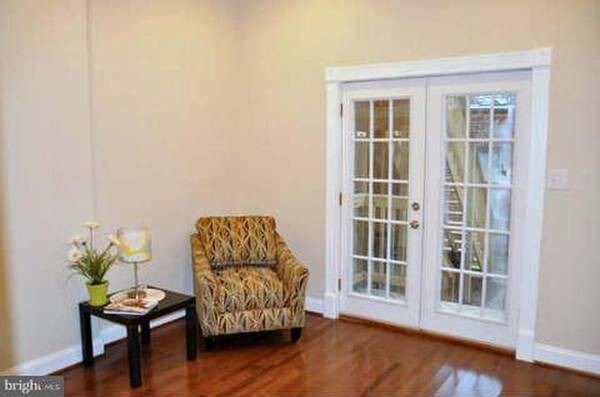 Foto del edificio - 305 T St NW