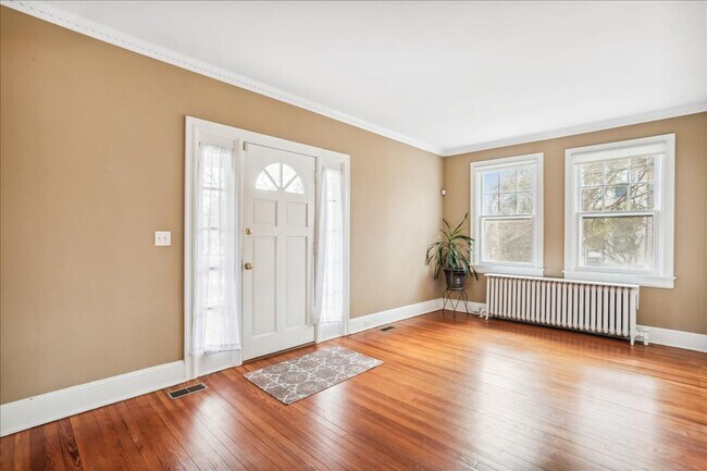 Foto del edificio - Gorgeous 4br/3.5bth single family home wit...